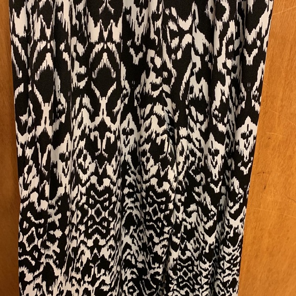 AGB Black and white jumpsuit size medium sleeveless Elastic waist abstract print - Picture 9 of 12